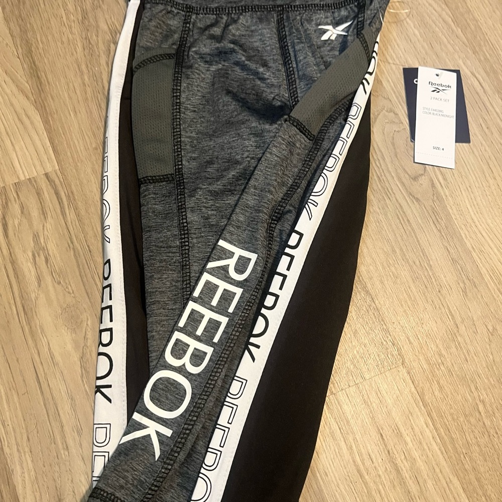 Nwt Reebok kids